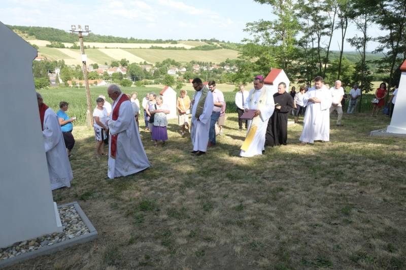 2021.06.30_Gödre felújított kálvária (61).JPG